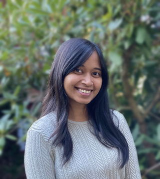 Ayushi Headshot 2024